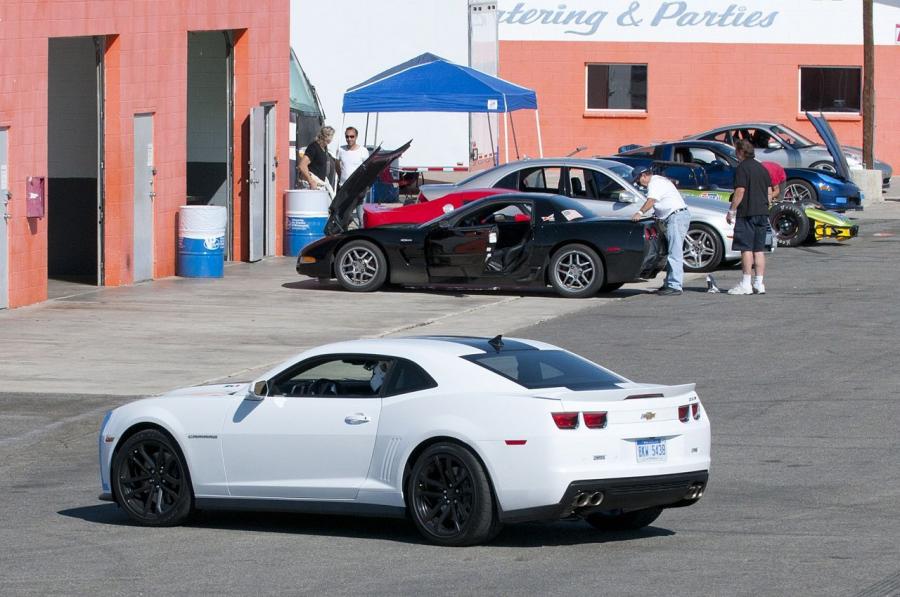 Chevrolet Camaro ZL1 2012 года  (фото 6 из 202)